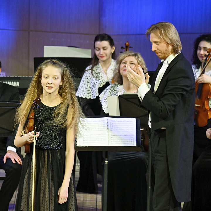 Зимний суриковский фестиваль искусств. Красноярский камерный оркестр. Федор и Анастасия Белугины