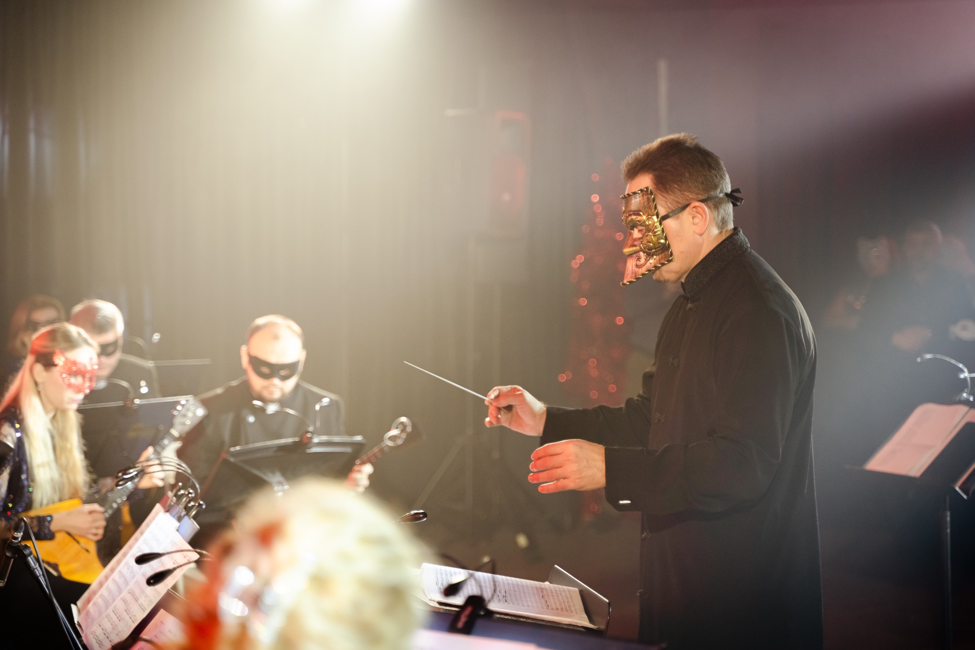 Новогодняя мистерия: как в кино. Мария Селиверстова, Андрей Луговской, Красноярский филармонический русский оркестр им. А.Ю. Бардина и новогодние сюрпризы