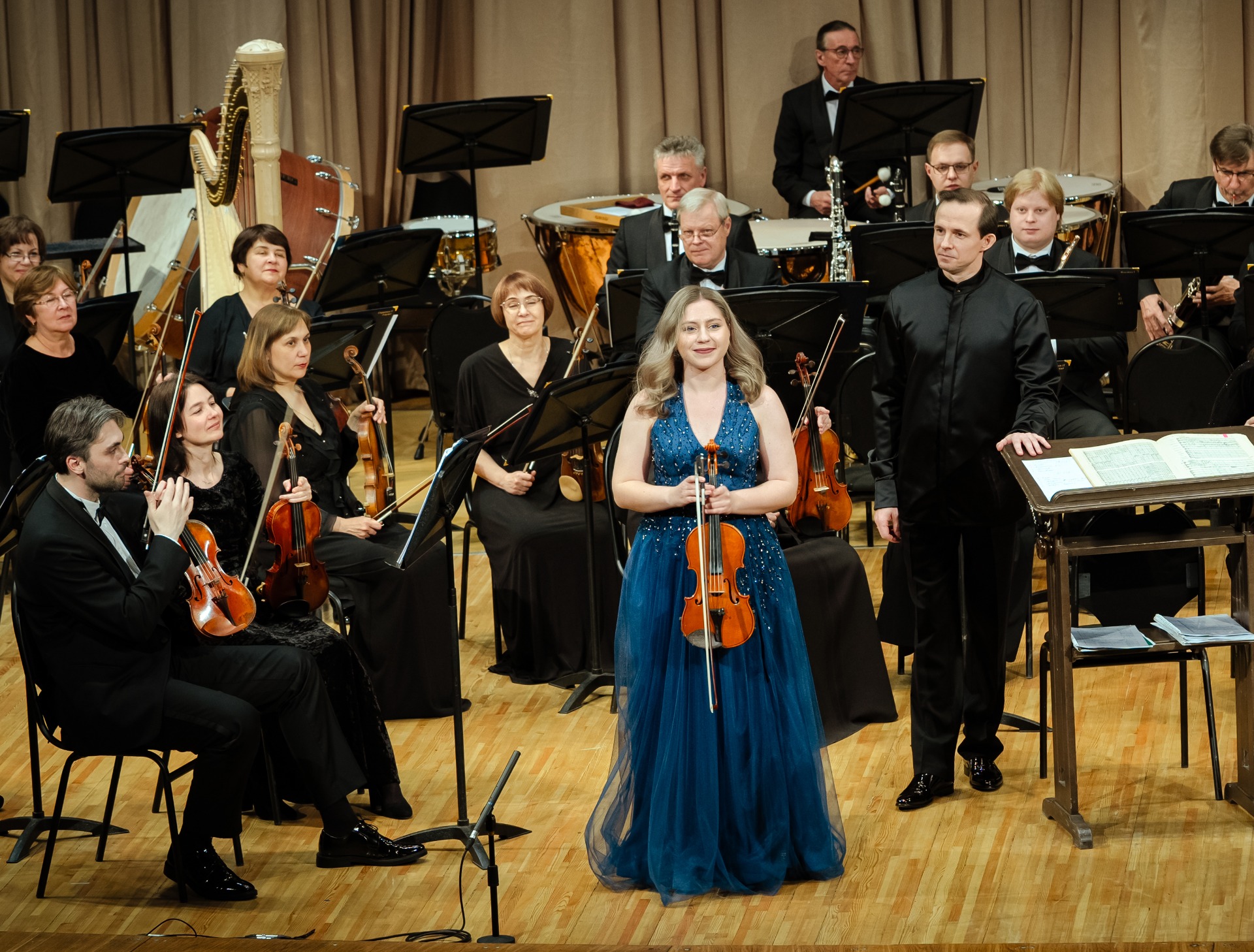 Молодые таланты с Красноярским академическим симфоническим оркестром. Дирижер Михаил Мосенков