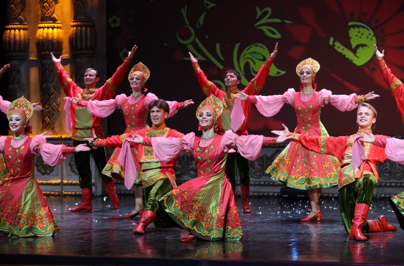 Национальное шоу России. Русский национальный балет "Кострома"