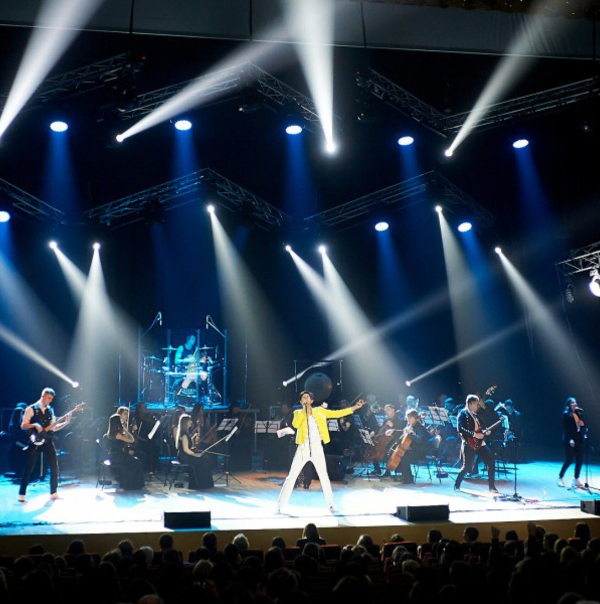 Шоу "Богемская рапсодия" в сопровождении симфонического оркестра