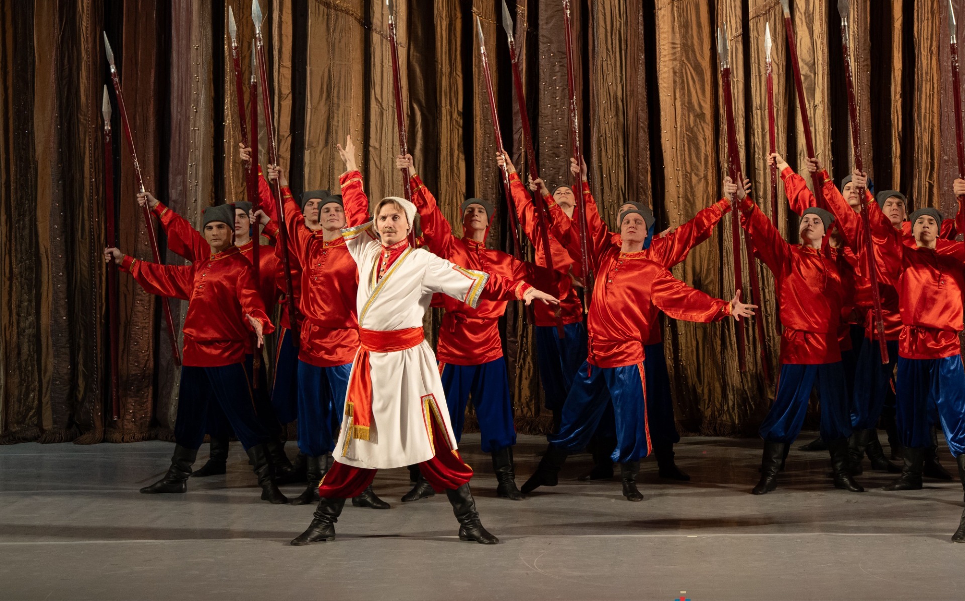 "КРАСНЫЙ ЯР" Концерт государственного ансамбля танца Сибири имени М.С. Годенко   6+